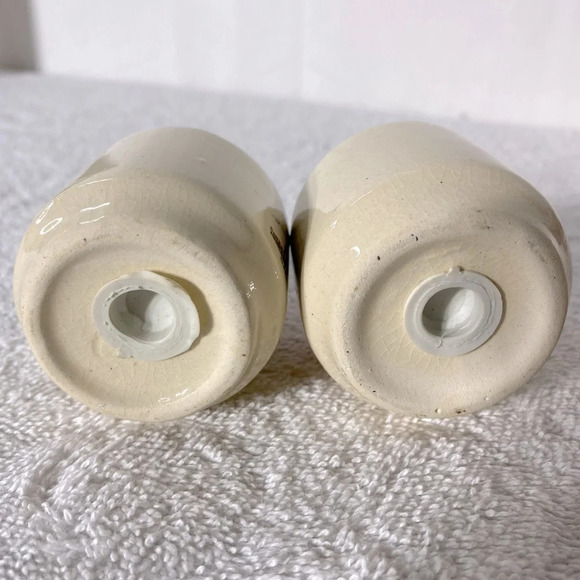 Vintage Ceramic Stoneware Tan Brown Toronto Canada Salt & Pepper Shakers - Picture 7 of 9
